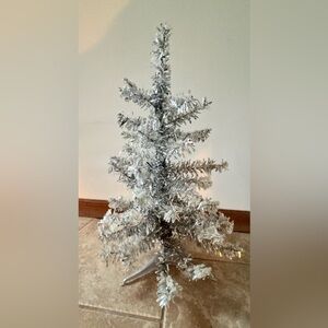 VINTAGE | Silver tinsel Christmas tree